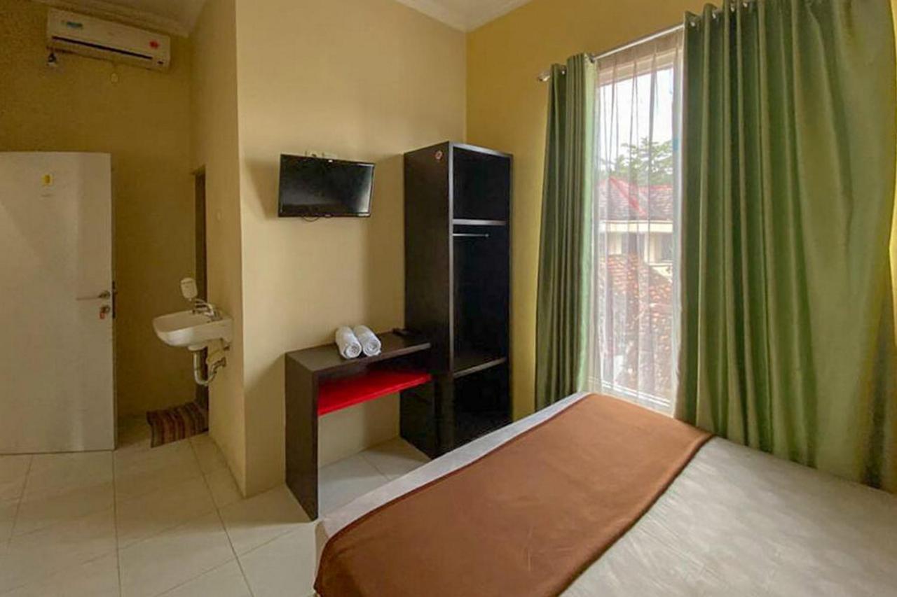 Rama Shinta Homestay Near Gembiral Loka Zoo Redpartner Джокьякарта Экстерьер фото