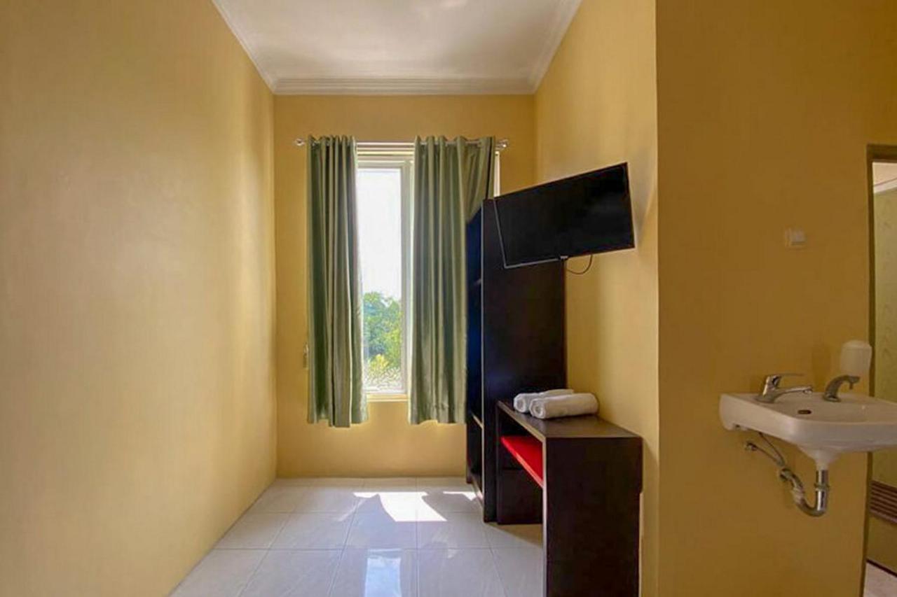 Rama Shinta Homestay Near Gembiral Loka Zoo Redpartner Джокьякарта Экстерьер фото